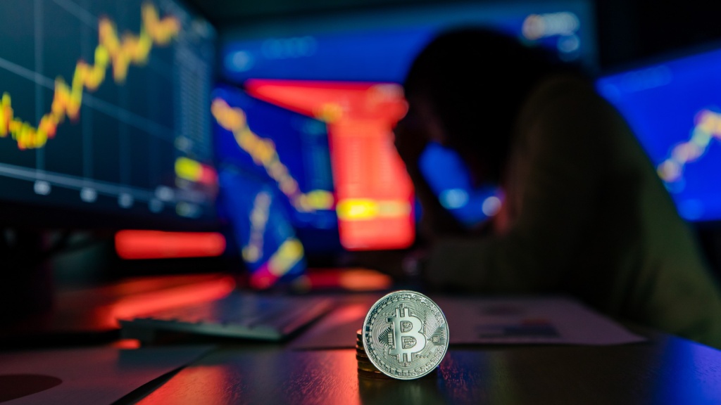 Криптовалютный рынок в кризисе: инвесторы потеряли $1,36 млрд за день