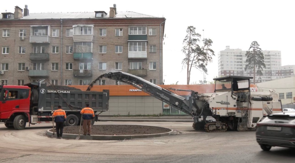 В подмосковном Пушкинском продолжается комплексный ремонт Акуловского шоссе — от замены асфальта до организации кругового движения В подмосковном Пушкинском продолжается комплексный ремонт Акуловского шоссе — от замены асфальта до организации кругового движения