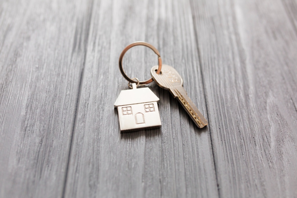 Сбербанк и ВТБ повысили ставки по ипотечным программам