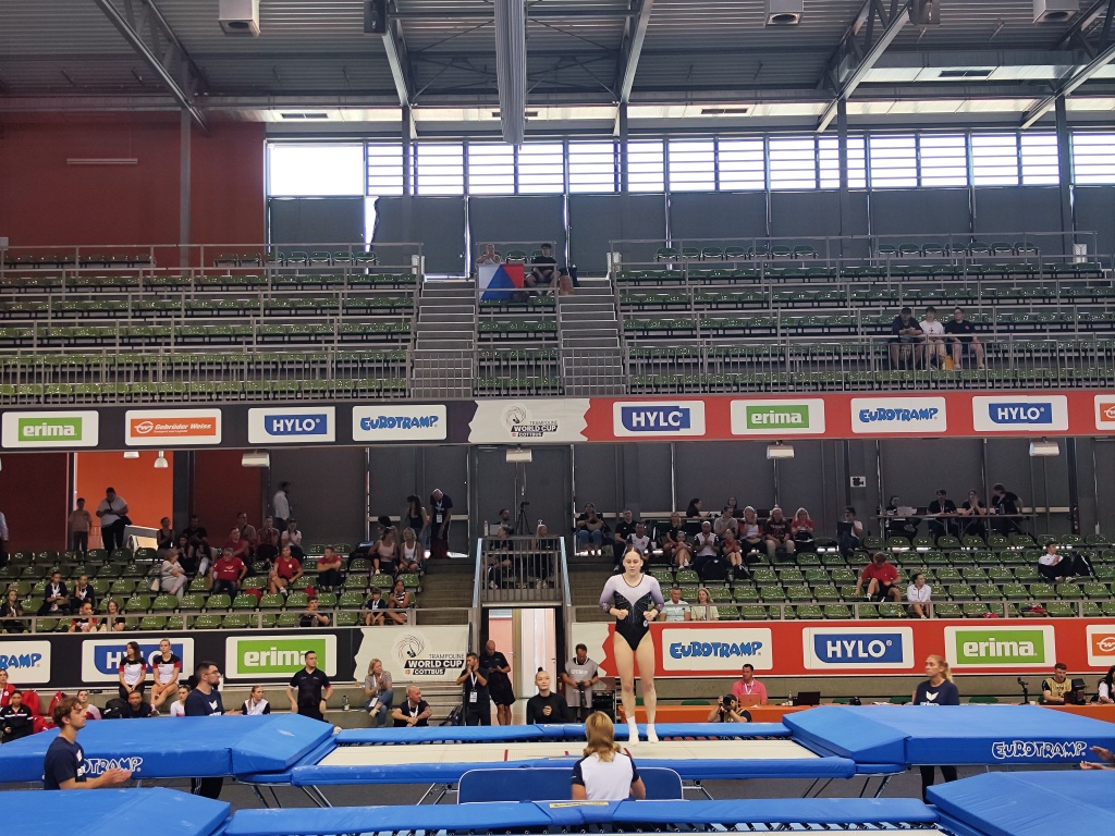 Российские батутистки Аляева и Бладцева завоевали бронзу на этапе Кубка мира в Котбусе