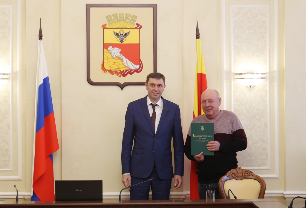 «Этот поступок заслуживает уважения»: мэр Воронежа поблагодарил коммунальщиков за помощь при тушении пожара «Этот поступок заслуживает уважения»: мэр Воронежа поблагодарил коммунальщиков за помощь при тушении пожара