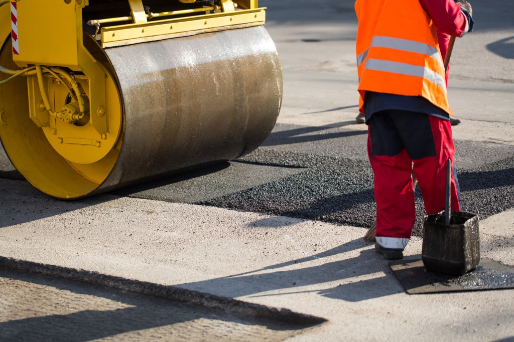Губернатор Самарской области поручил организовать автобусное сообщение в Исаклинском районе и отремонтировать дороги в Клявлино