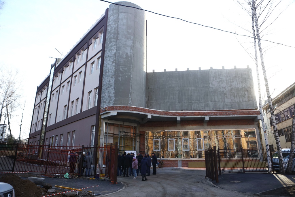 Мэр Новосибирска проконтролировал ход строительства музыкальной школы в Академгородке Мэр Новосибирска проконтролировал ход строительства музыкальной школы в Академгородке