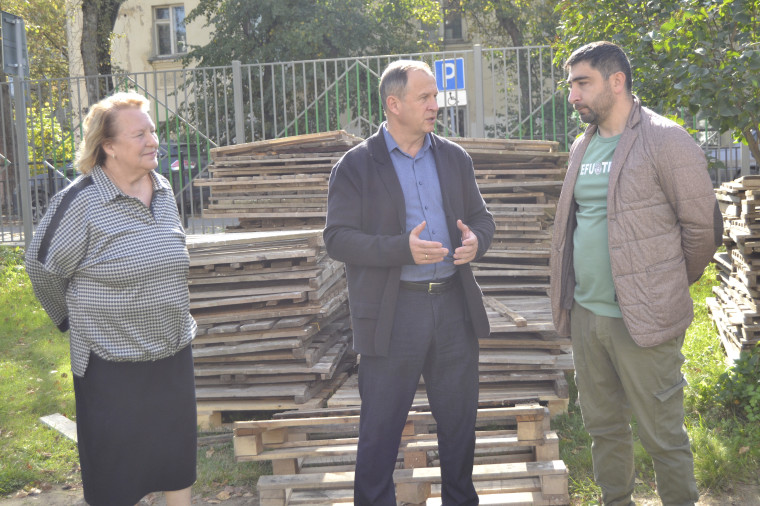 Глава города Иваново проверил ход ремонта в детском саду № 99, который проводится по нацпроекту «Семья»