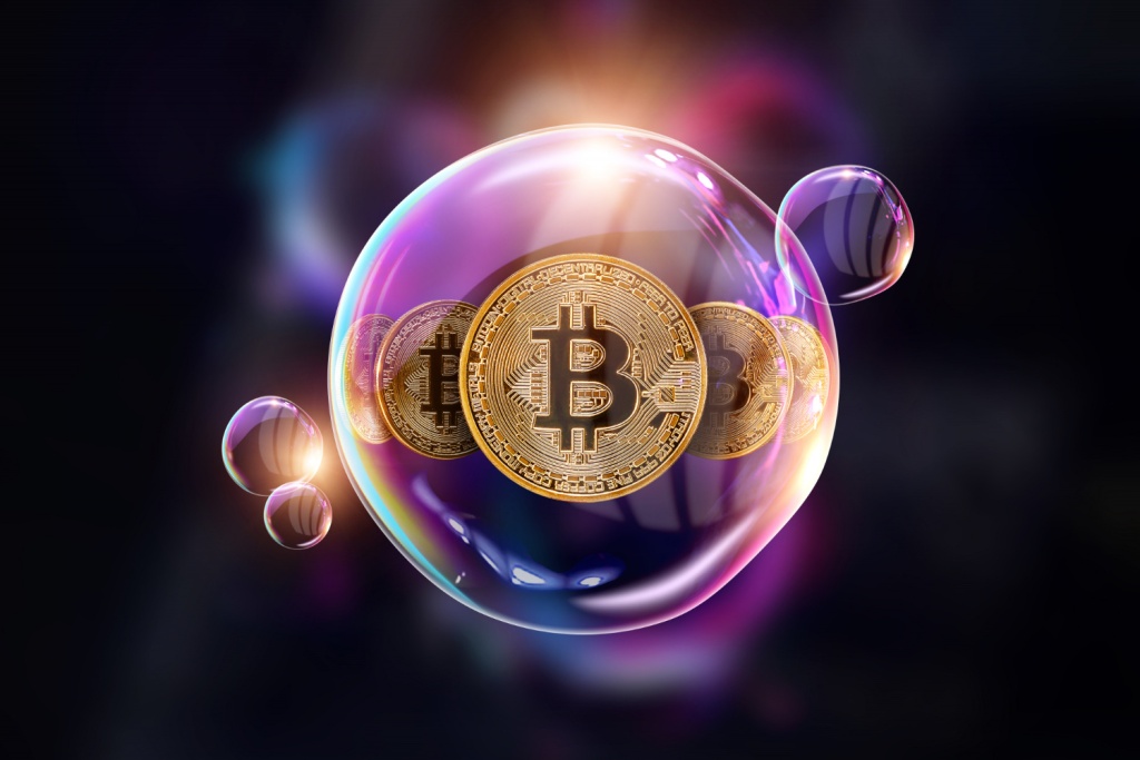 Биткоин обновил исторический максимум на фоне торговой войны США и ЕС
