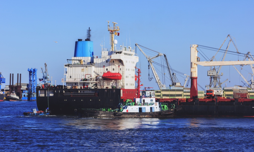 Раис Татарстана подписал с Росречфлотом соглашение о развитии перегрузочных комплексов в речных портах региона