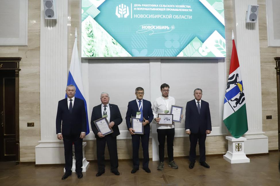 Председатель Заксобрания Новосибирской области Андрей Шимкив поздравил аграриев с профессиональным праздником