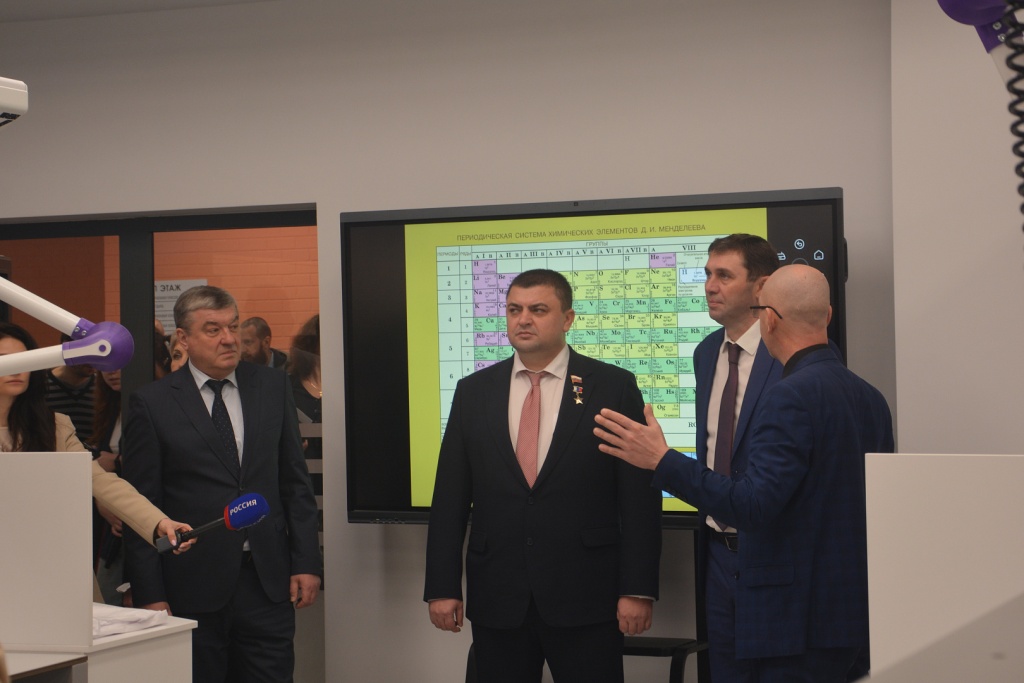В Воронеже торжественно открылась модернизированная школа №45 — образовательное учреждение нового поколения В Воронеже торжественно открылась модернизированная школа №45 — образовательное учреждение нового поколения