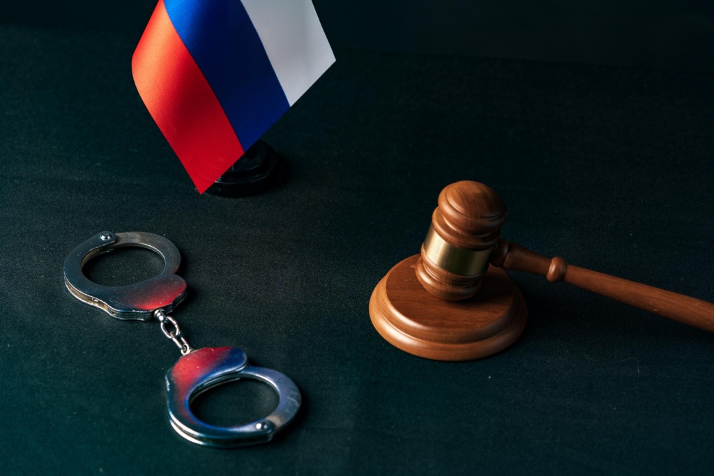Двоих жителей Приангарья будут судить за махинации с участком земли